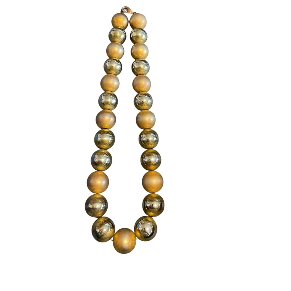 Elegant Gold Beaded Necklace